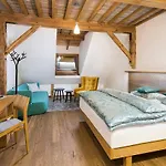 Kaštieľ Kubínyi 4*
