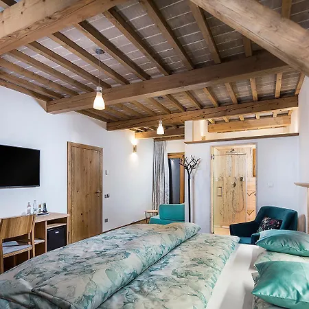 מלון Kastiel Kubinyi (adults Only) 4*